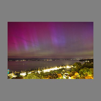 Port de Thonon-les-bains sous les aurores polaires par le photographe Christophe Bourreau