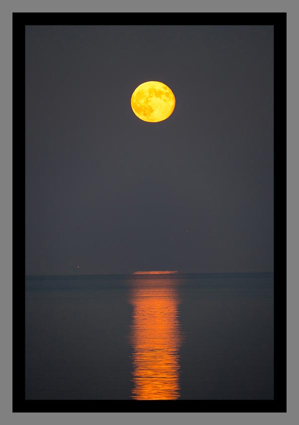 Pleine lune à Yvoire les plus belles photos du Lac Léman par Christophe Bourreau