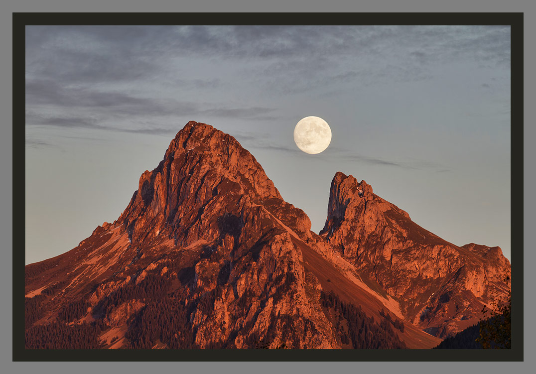 Les plus belles photos de la Dent d'Oche par le photographe Christophe Bourreau