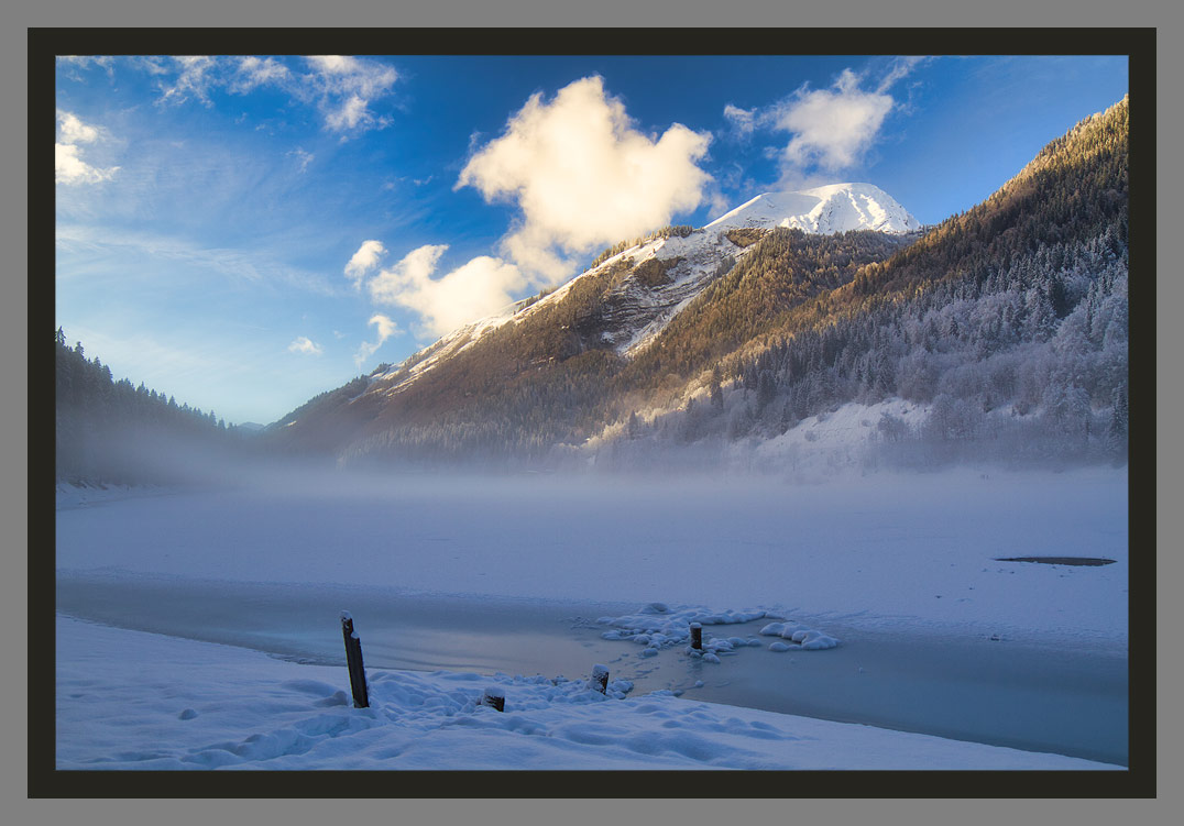 Lac de Montriond en hiver, les plus belles photos du photographes Christophe Bourreau