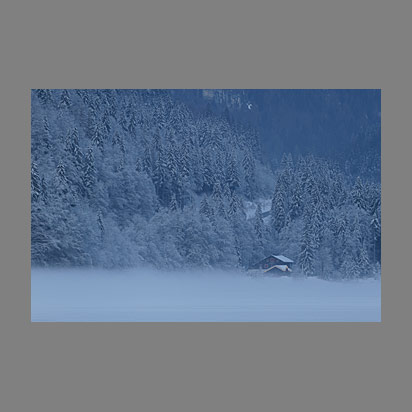 Lac de Montriond sous la neige par le photographe Christophe Bourreau