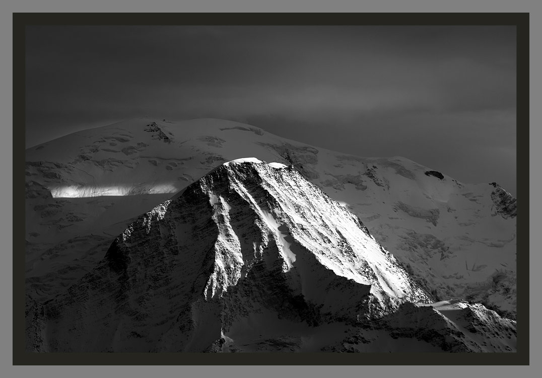 "Le dôme du Goûter massif du Mont-Blanc". Les plus belles photos  du Mont-blanc par le photographe Christophe Bourreau