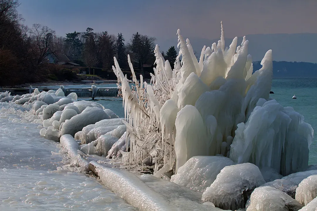 Plage d'Anthy sur léman gelé - Lac gelé Haute-Savoie